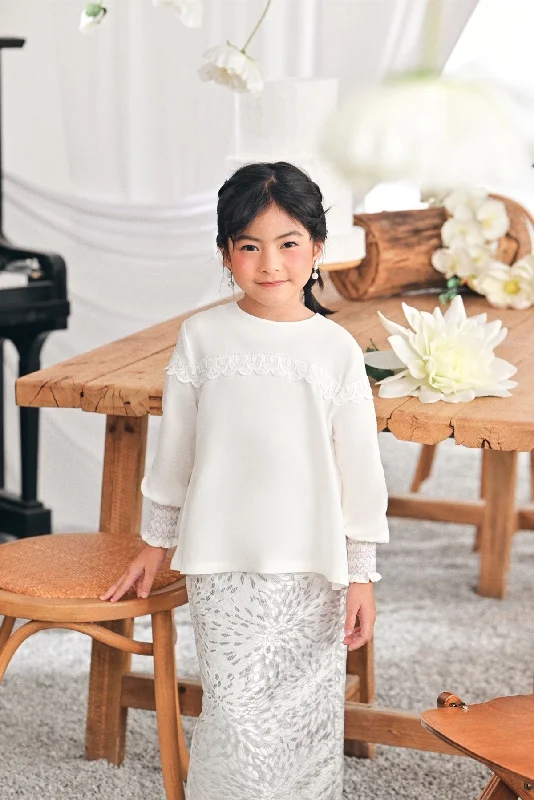The Mimpian Doll Blouse - White Classic White Blouse