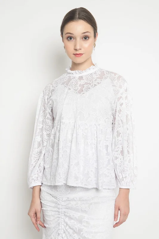 Petal Blouse in White Embroidered Floral Blouse