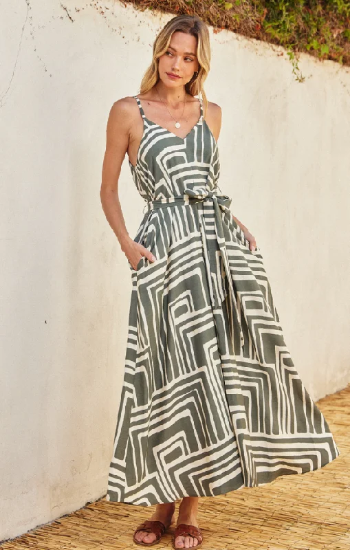 The Sahara Dress Crew Neckline Sporty