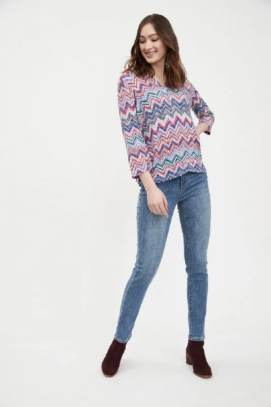 FDJ French Dressing V-neck Chevron Printed Top 1586341-FWT Faux Sweater Print - 1 ONLY SIZE SMALL - 20% OFF Turtle Neck Boat Neck Asymmetrical Neck FDJ French Dressing V-neck Chevron Printed Top 1586341-FWT Faux Sweater Print - 1 ONLY SIZE SMALL - 20% OFF Turtle Neck Boat Neck Asymmetrical Neck