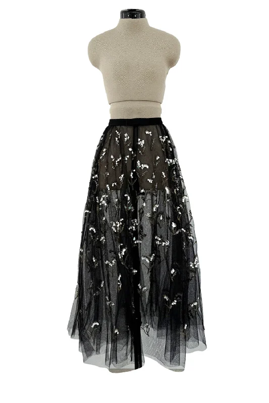 Fall 2019 Christian Dior by Maria Grazia Chiuri Runway Black Net Bead & Sequin Over Skirt slim fit skirt Fall 2019 Christian Dior by Maria Grazia Chiuri Runway Black Net Bead & Sequin Over Skirt slim fit skirt
