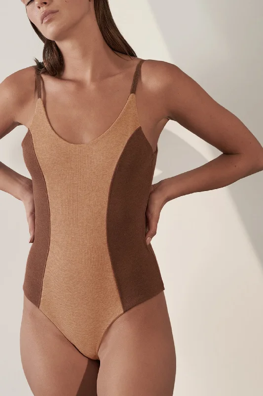 Contoured Bodysuit Organic Cotton Rib / Camel & Brown