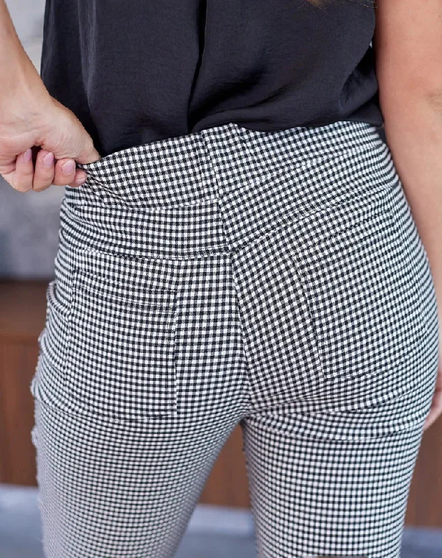 Checked Leggings featuring a timeless black and white houndstooth pattern.