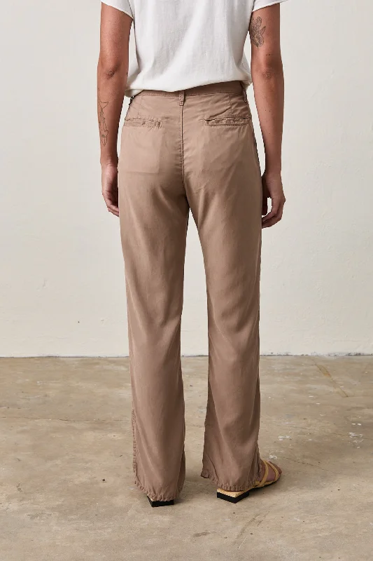 CLARKS TROUSER / SABLE